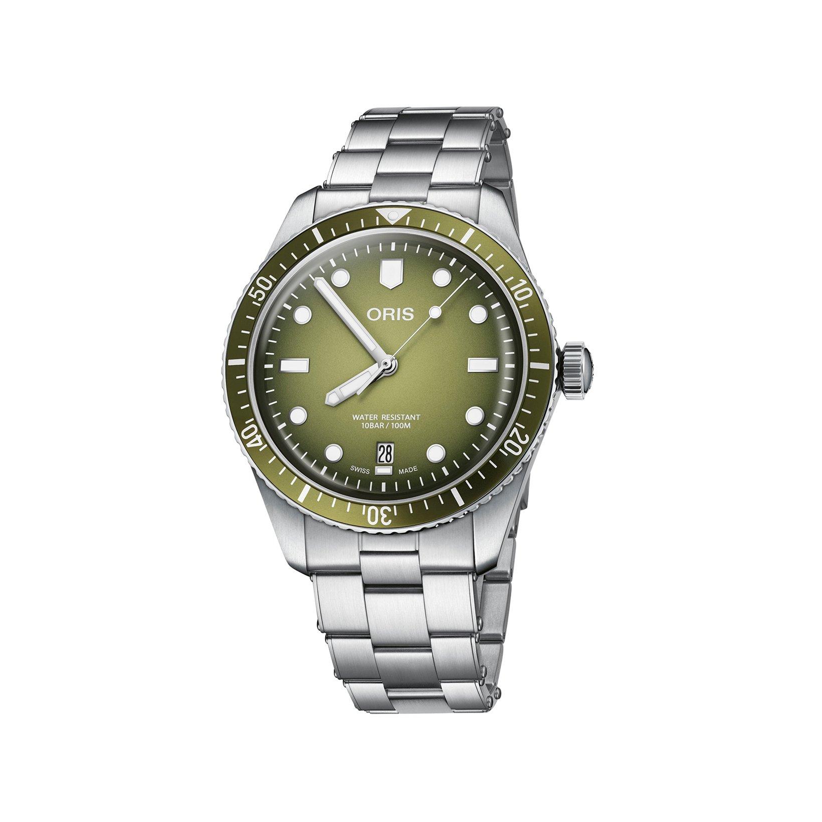 Oris Divers Sixty-Five  Automatic 40 mm Stainless Steel Watch  Khaki Dial  Stainless Steel Bracelet