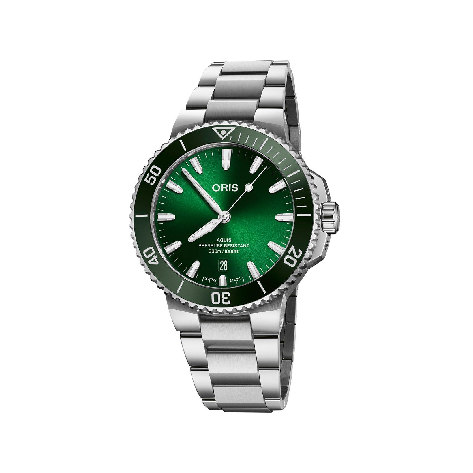 Oris Aquis  Automatic 41.5 mm Stainless Steel Watch  Green Dial  Stainless Steel Bracelet