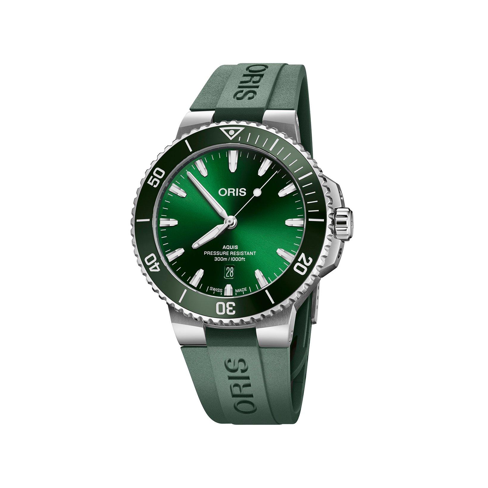 Oris Aquis  Automatic 43.5 mm Stainless Steel Watch  Green Dial   Rubber Strap